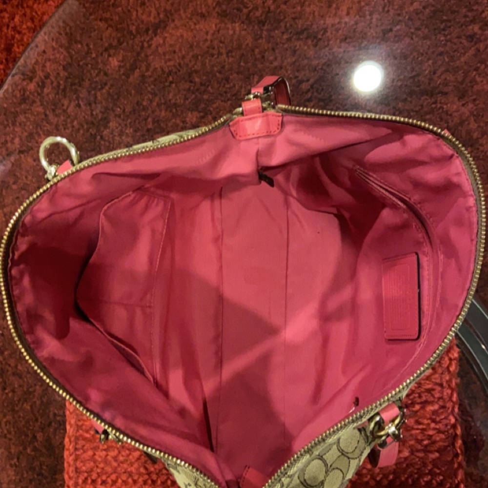 Coach purse - Picture 4 of 7